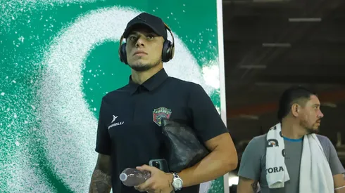 El defensor mexicano pareciera no estar del todo centrado en su rol como jugador cementero.