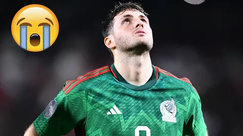 Santiago Giménez casi no tuvo participación con el Tri