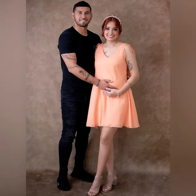 Juan Escobar al lado de su esposa Zelma. (Foto: @rfzelma)