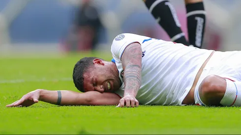 Juan Escobar se retiró de Cruz Azul con una lesión