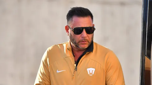 El técnico argentino tiene en la mira a dos futbolistas que ha vestido -o visten- la playera cementera.