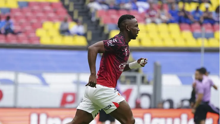 El delantero colombiano es uno de los futbolistas deseados por los cementeros en este mercado de pases.