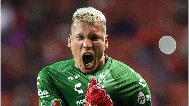 Washington Aguerre, el portero que podría llegar a Cruz Azul.