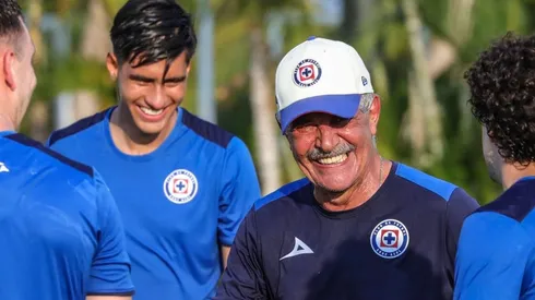 Tuca Ferretti todavía no cuenta con todos sus refuerzos.