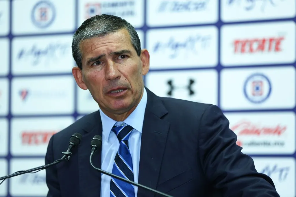 Eduardo de la Torrre bromeó con Lionel Messi y Cruz Azul (Imago 7)