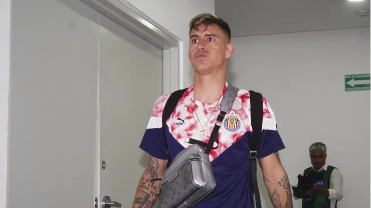 El defensor de Chivas de Guadalajara es uno de los nombres que maneja la directiva cementera.