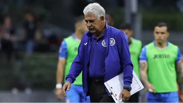 Tuca Ferretti podría perder un refuerzo para Cruz Azul.