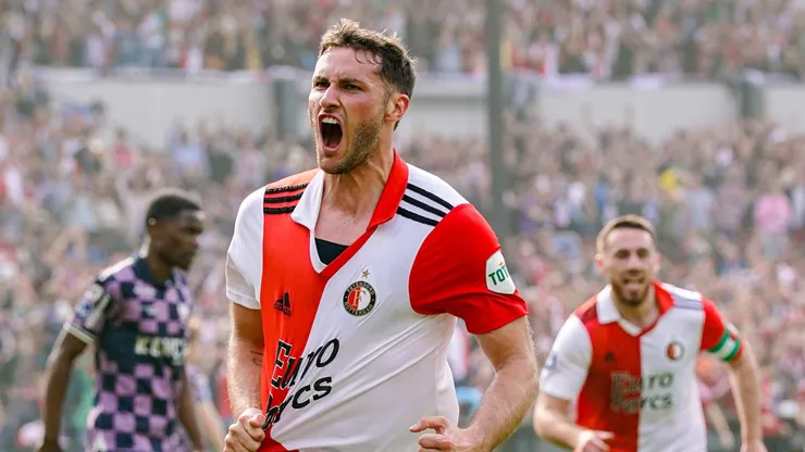 Santi Giménez, goleador del Feyenoord y orgullo cruzazulino.