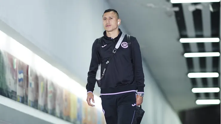 El defensor mexicano cortó su estadía con los cementeros después de que el club no le renovara su contrato.