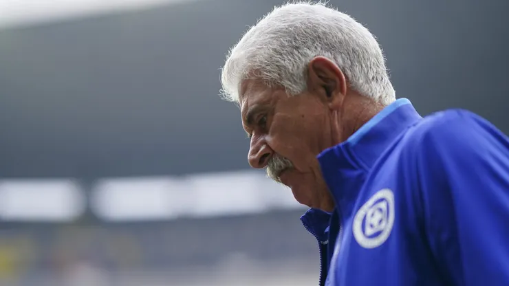 La directiva de Cruz Azul desconfiaría del Tuca Ferretti.
