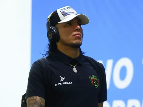 Salcedo presume de "tableta" para los que criticaban su estado físico