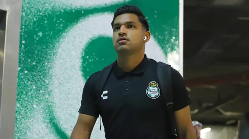 El delantero cada vez se aleja más de la órbita de los cementeros.