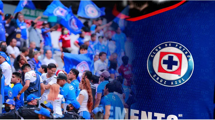 Aficionados enojados con la nueva equipación de Cruz Azul
