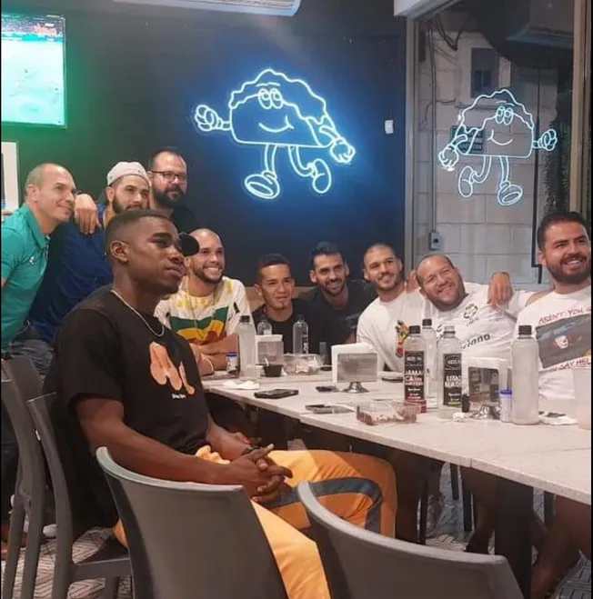 Matheus Doria se despidió de sus compañeros de Santos. (Foto: Emmanuel González)