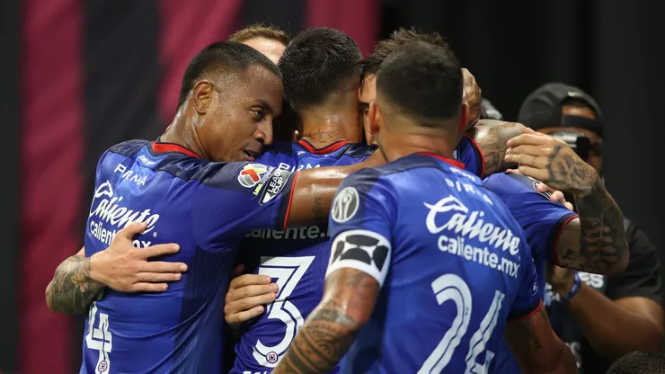 Cruz azul enfrenta a Santos Laguna en la Liga MX