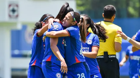 Erica Gomes firmó el doblete para el triunfo.