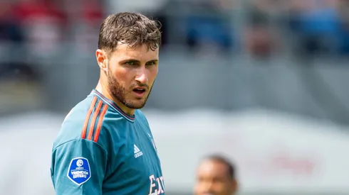 Santiago Giménez continuará en el Feyenoord