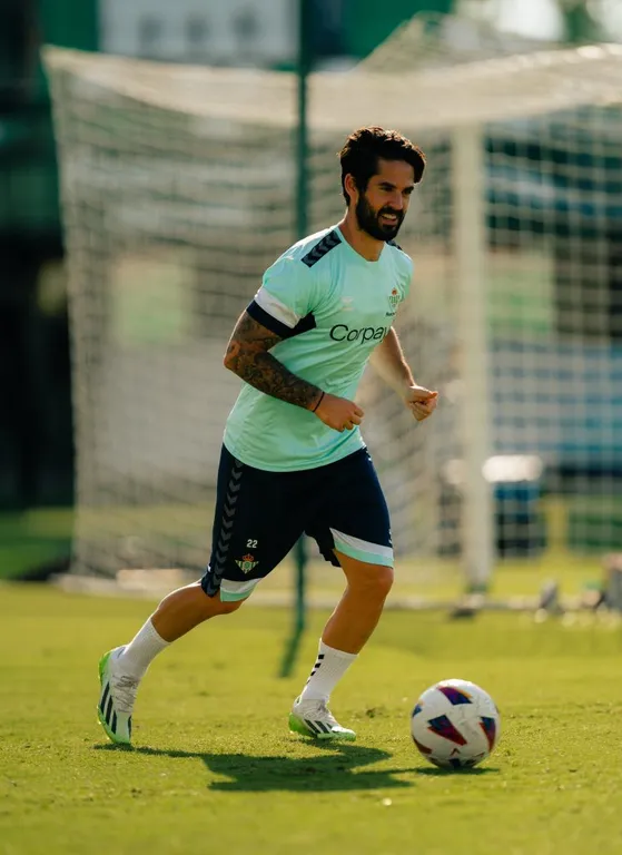 Isco Alarcón fichó por el Betis (@RealBetis)