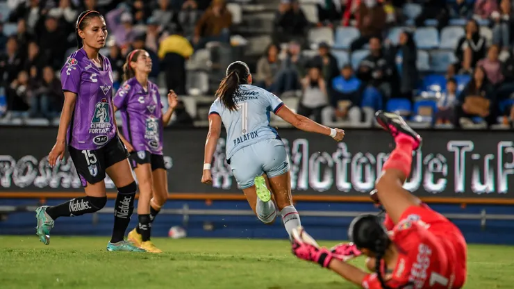 Brillante partido de Norma Palafox.