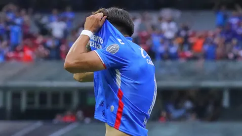 Rodrigo Huescas sufrió una lesión en la rodilla derecha.