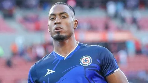 Willer Ditta se perdió el debut por un tema administrativo.