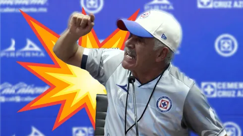 Sin que nadie le cuestionará, Ricardo Ferretti tomó el micrófono y expuso su versión.