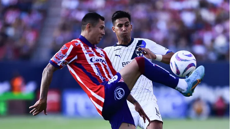 El defensor mexicano se despachó este fin de semana con una gran actuación y dejó un mensaje claro a Cruz Azul.
