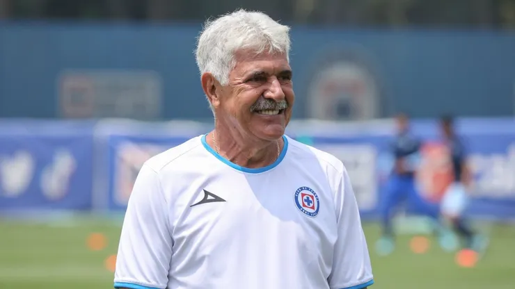 Ricardo Ferretti, DT de Cruz Azul.