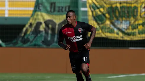 El defensor colombiano ya es oficialmente jugador de Cruz Azul y se espera que debute este viernes ante los Xolos.