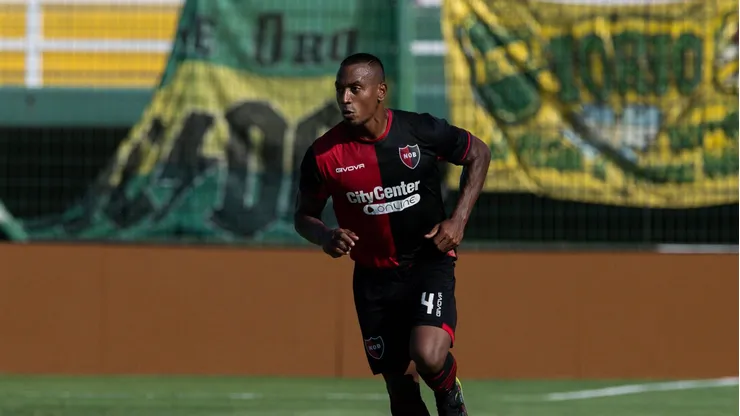 El defensor colombiano ya es oficialmente jugador de Cruz Azul y se espera que debute este viernes ante los Xolos.
