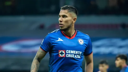 Carlos Salcedo, jugador de Cruz Azul.