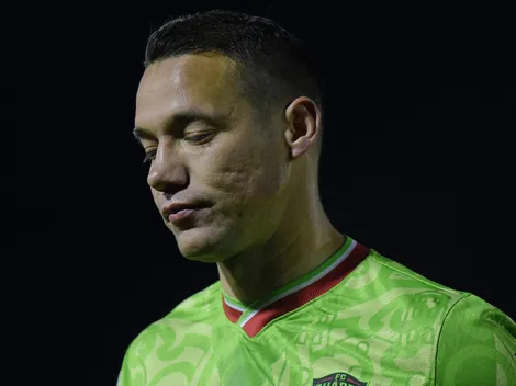 Por cuánto tiempo firmó Jesús Dueñas con Cruz Azul