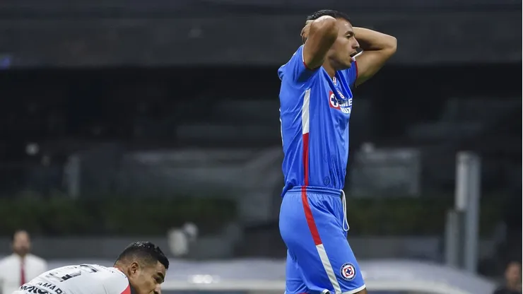 El delantero chileno no cuenta para el entrenador y se le busca salida desde hace varios torneos.