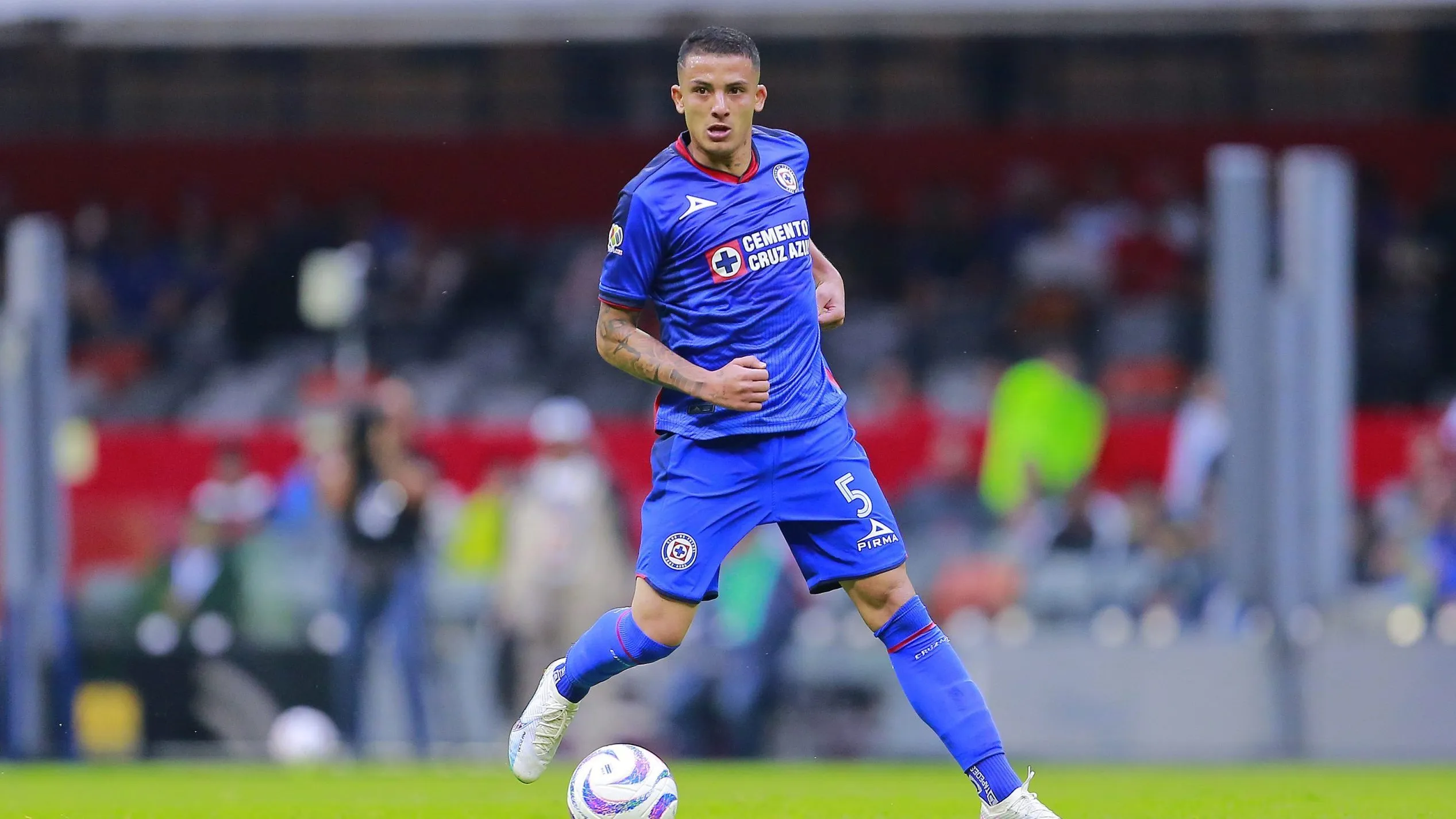 Kevin Castaño mostró buenos detales a pesar de la derrota (Imago7)