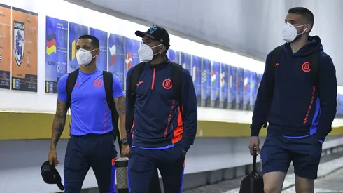 El delantero argentino tuvo una violenta reacción y provocó un conato de bronca en un partido del futbol chileno.