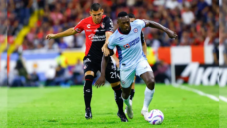 El delantero colombiano Diber Cambindo ingresó en el segundo tiempo.
