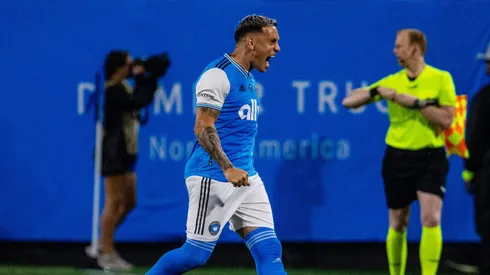 Los cementeros buscan por todos los medios el fichaje de un delantero antes del cierre del mercado.