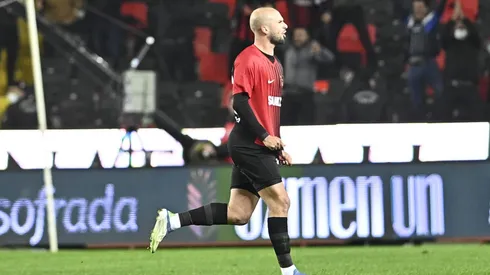 El delantero brasileño es la nueva opción que manejan los directivos celestes para reforzar el ataque.