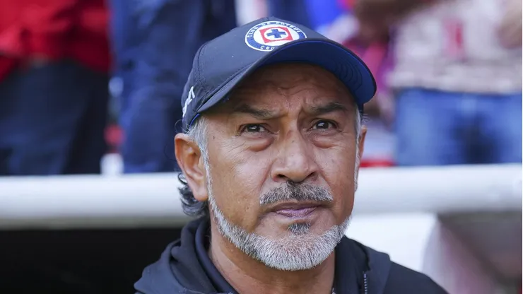 El Potro Gutiérrez confundió a la portera de Chivas Femenil