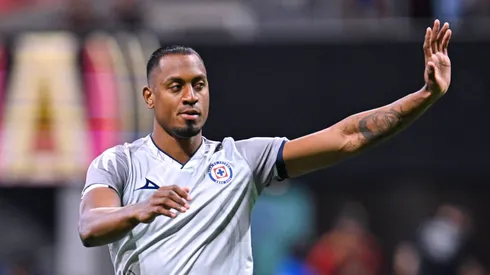 El defensor colombiano se ha convertido en un seguro de vida para la defensa de los cementeros.