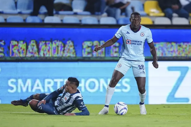 Cambindo no comenzó bien pero brilló ante Rayados (Imago7)