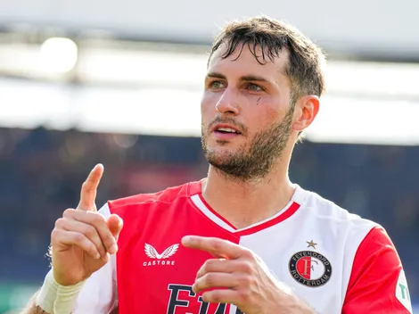 Santiago Giménez es elegido como jugador del mes en el Feyenoord