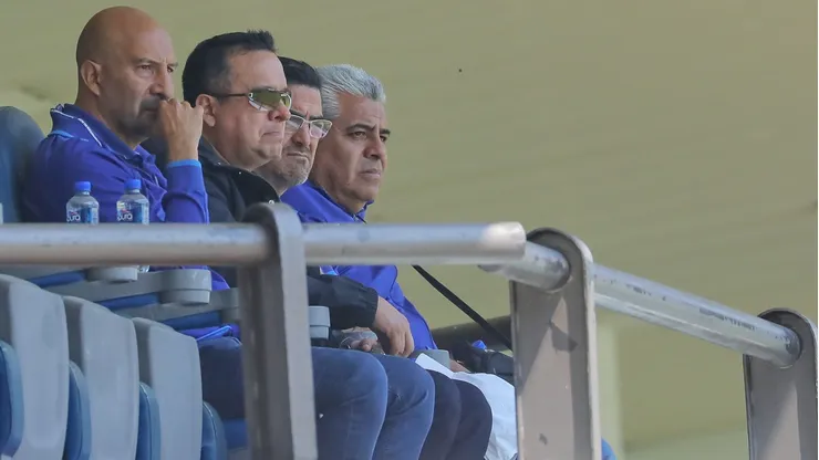 A Cruz Azul se le acaba el tiempo del mercado de fichajes.
