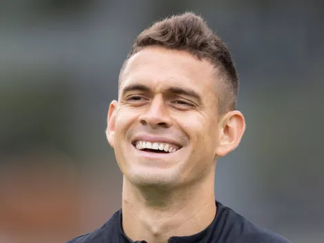 Afición ya da la bienvenida a Santos Borré