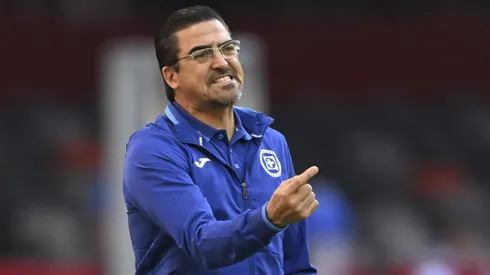 Joaquín Moreno debutará sin el 9 que le hace falta a Cruz Azul.