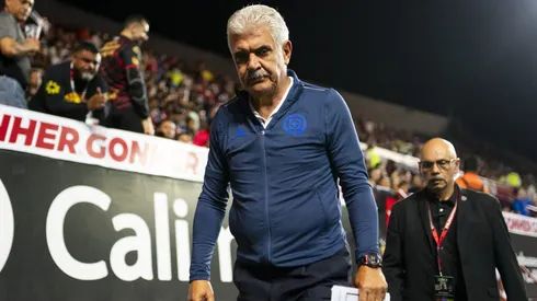 Ricardo Ferretti dejó su cargo como DT en Cruz Azul.