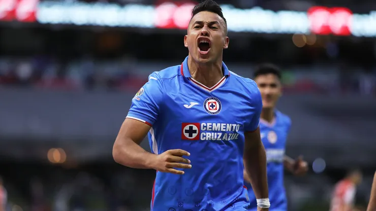 Iván Morales, un dolor de cabeza para Cruz Azul.