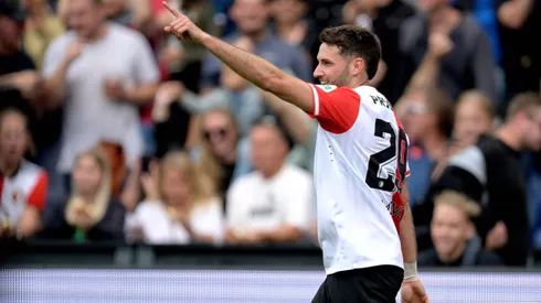 Santiago Giménez se perfila para ser titular.