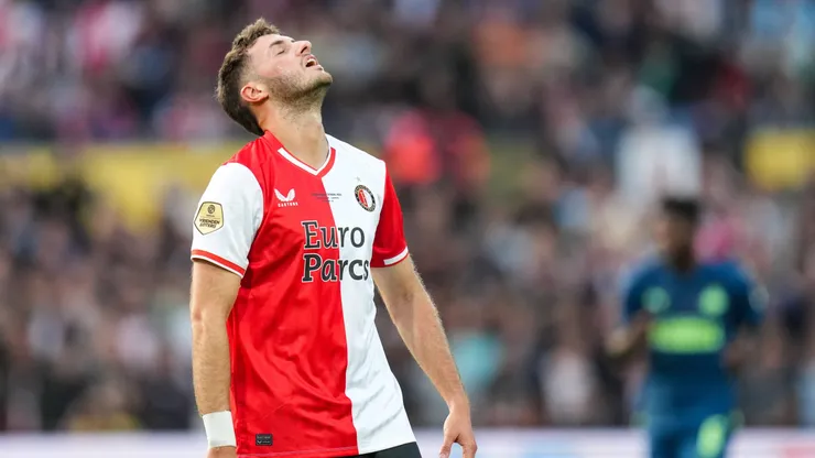 La nueva competencia que tendrá Santiago Giménez en Feyenoord