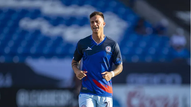 El delantero argentino no continuará en Cruz Azul y liberará una plaza de extranjero.
